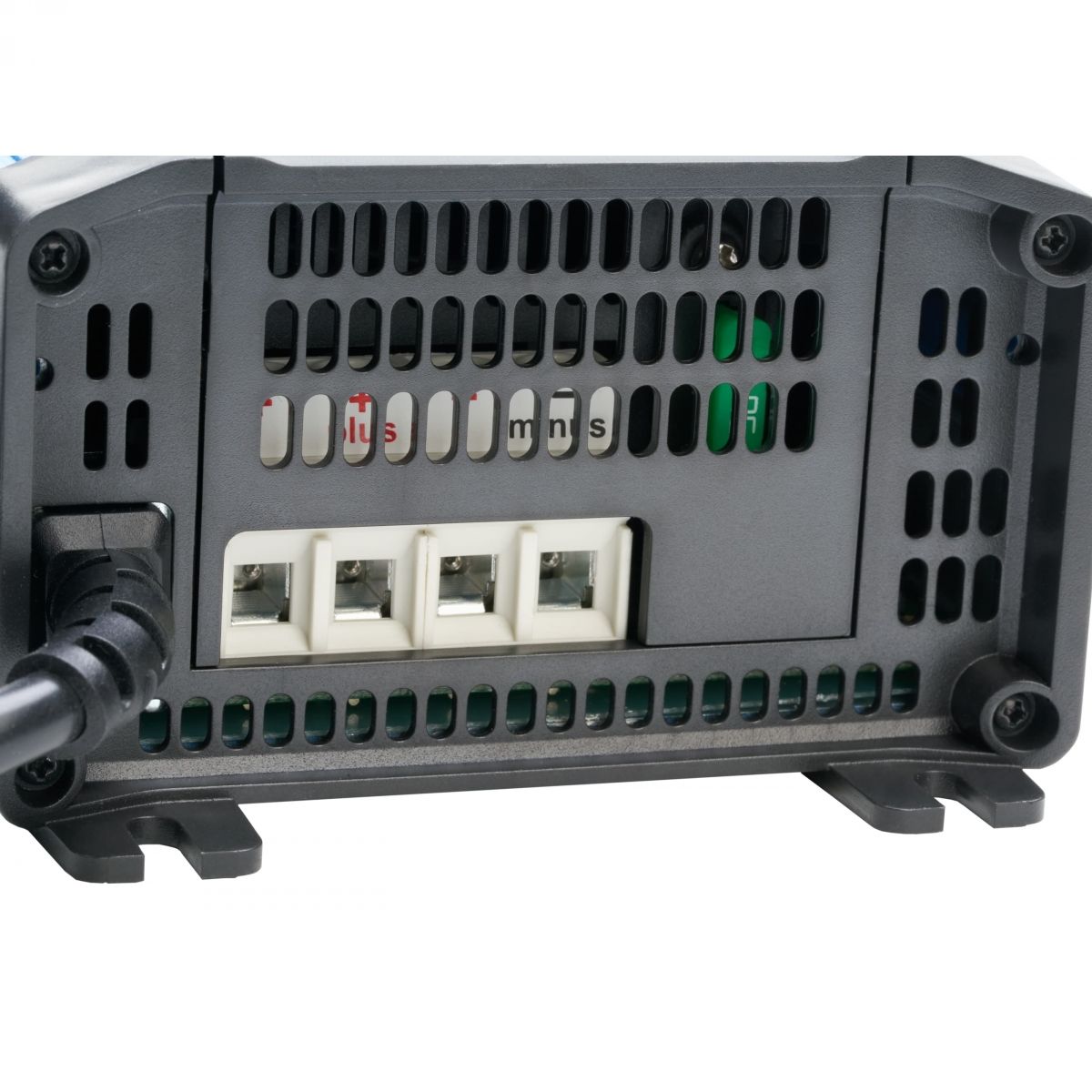 Victron Energy Bluesmart IP22 12V 20A 3 izlaza 230V punjač