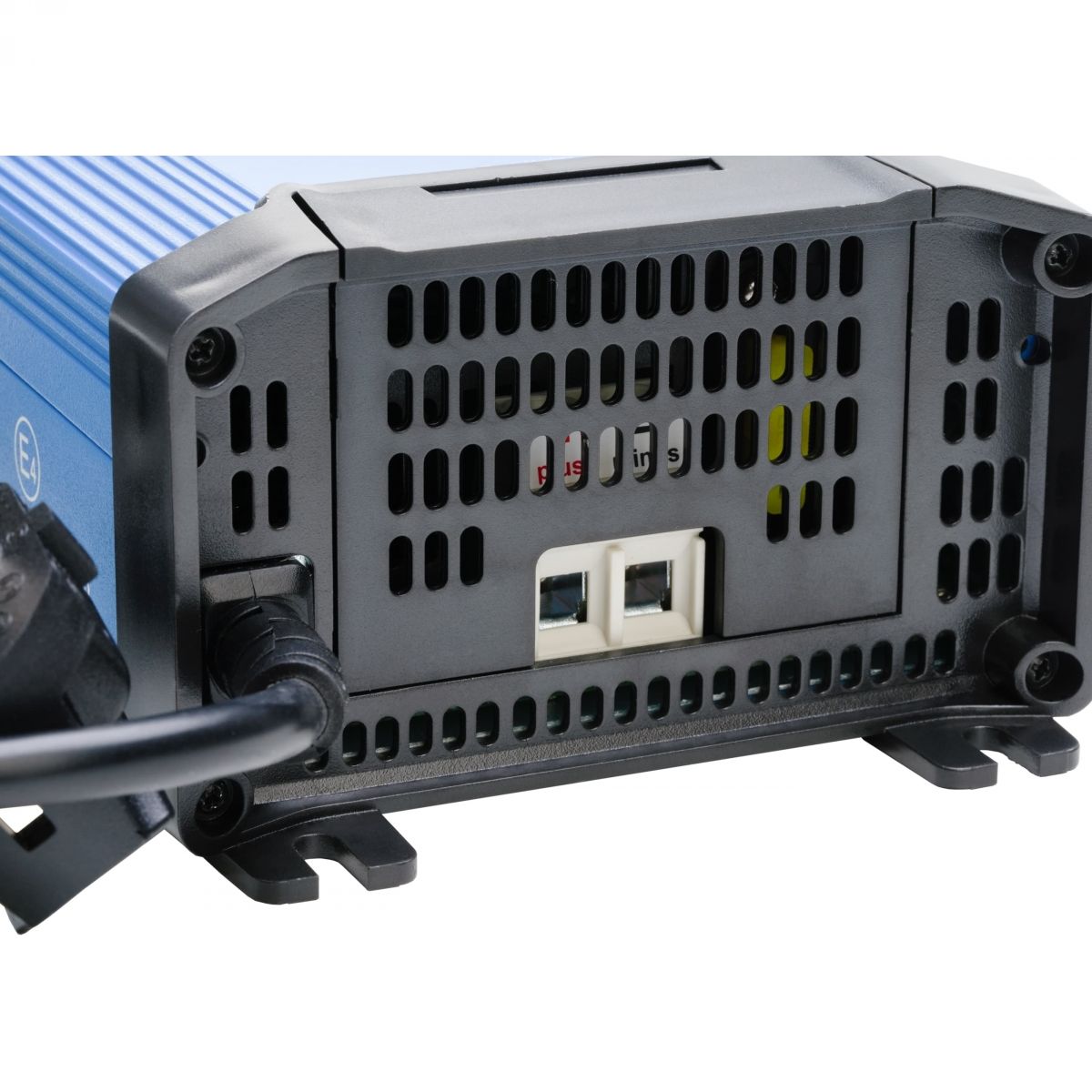 Victron Energy Bluesmart IP22 12V 15A 1 izlaz 230V punjač