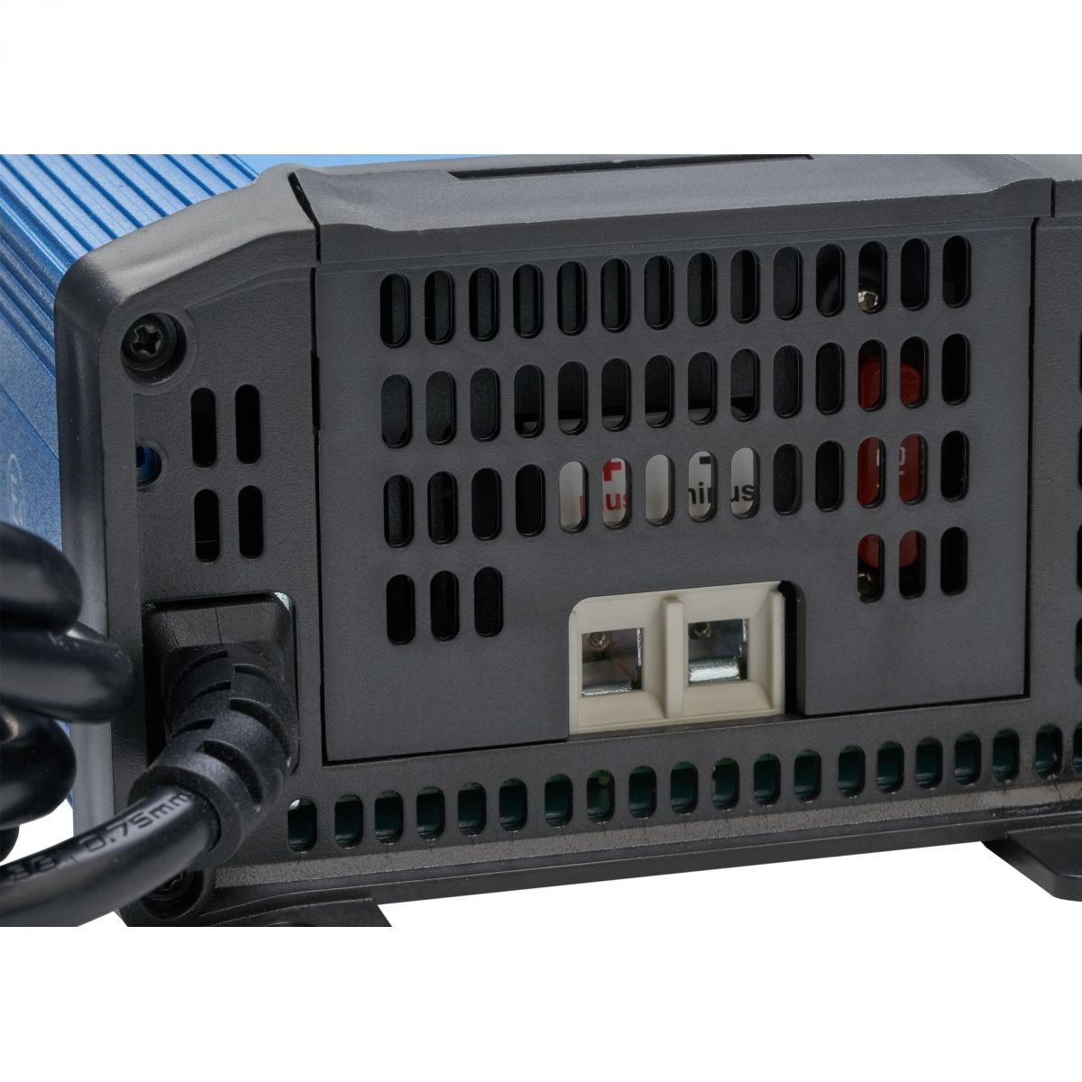 Victron Energy Bluesmart IP22 12V 30A 1 izlaz 230V punjač