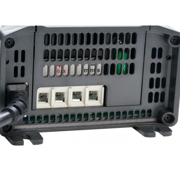 Victron Energy Bluesmart IP22 12V 20A 3 izlaza 230V punjač