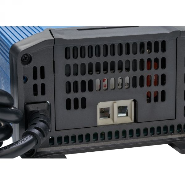 Victron Energy Bluesmart IP22 12V 30A 1 izlaz 230V punjač